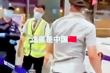 利用AI捏造 "外籍留学生强闯南京火车站安检"，张某燕被行拘