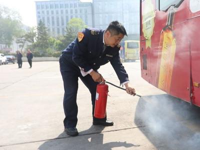 为乘客筑牢安全防线！隧道巴士以练备战防患于未“燃”