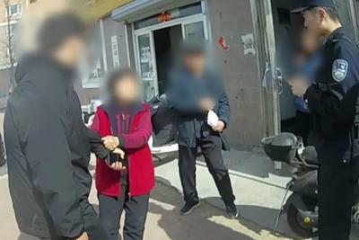 75岁大姨街头怒吼：“抓错了我赔！”