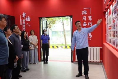 學習勞動模范，踐行奉獻精神！金門路街道大堯社區開展主題黨日活動