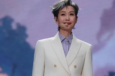 62岁女星叶童宣布将不再参与新白娘子传奇演唱会，热搜第一！
