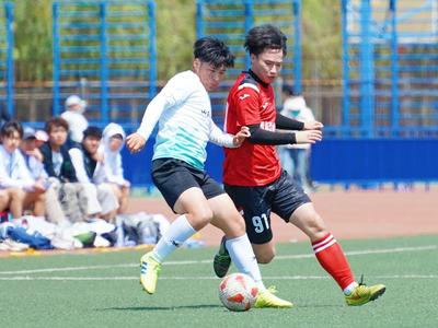 ​500余名高校学子以体育点燃青春  西海岸新区大学足篮球联赛开赛