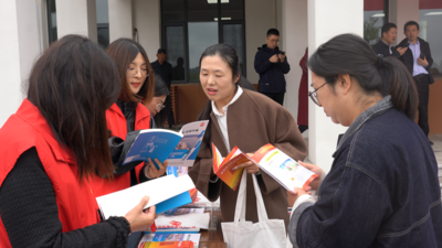民法典宣傳月丨市農業農村局開展民法典 “進農村·進企業”普法宣傳活動