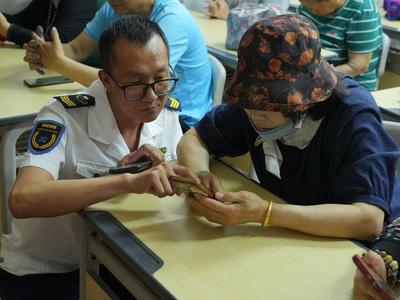 “没想到现在的交通这么智慧！”青岛这场社区科普宣讲活动聚焦智慧交通
