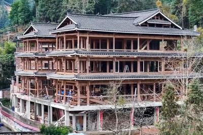 “鲁班再世”？76岁老人0图纸0铁钉造绝美木楼