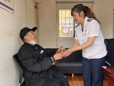 失联27小时后，青岛一八旬阿尔兹海默症老人安全回家