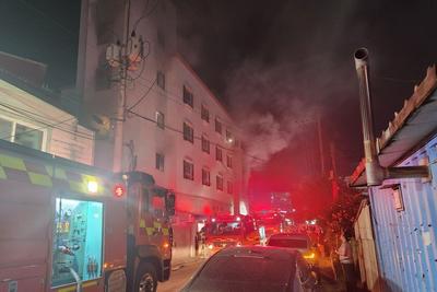 韩国忠清南道瑞山市一旅馆发生火灾，致1死17伤