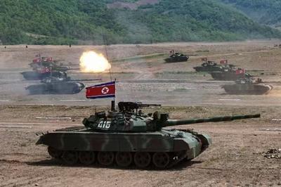 金正恩观摩朝鲜人民军各兵种战术综合训练