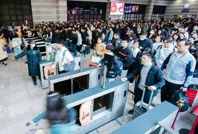 1至4月全国铁路发送旅客14.6亿人次，创同期历史新高