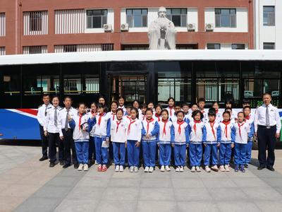 公交安全课开进校园，让学子“看见”驾驶盲区