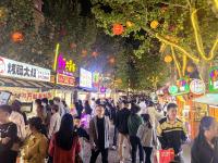 夜幕下的青岛历史城区，灯火璀璨！