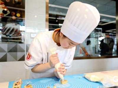 青岛市举行促进中小学生全面发展“十个一”项目现场观摩会