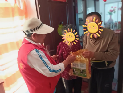 市南區多樣化探訪關愛 讓困難老年人幸福加倍