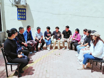 大港街道青海路社區民生懇談會：“椅”舊換新，讓居民“坐”享幸福生活
