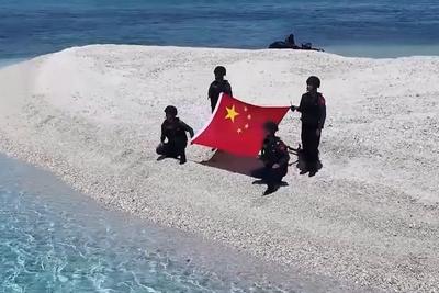 现场视频公布，中国海警依法对菲非法闯入船只采取管控措施