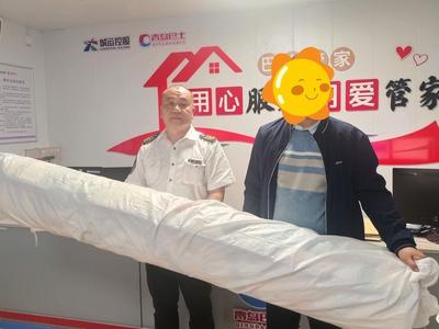 马路上捡到儿童爬行垫，李沧巴士司机管家接力送还失主