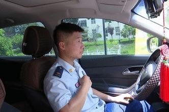 @各位家长：夏日封闭车内高温危险，千万别做“忘崽”家长