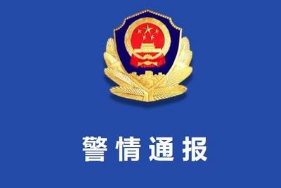 江西鄱阳一接送学生客车撞上半挂车，致2死4伤