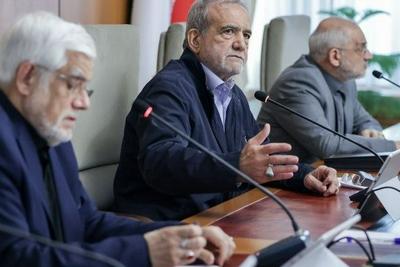 伊朗总统主持召开内阁会议，讨论当前局势