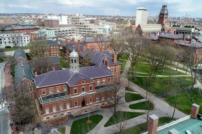 美国宣布将对哈佛大学国际学生实行签证限制
