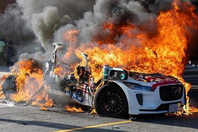 特朗普：如果我是白宫边境事务主管，我会逮捕加州州长