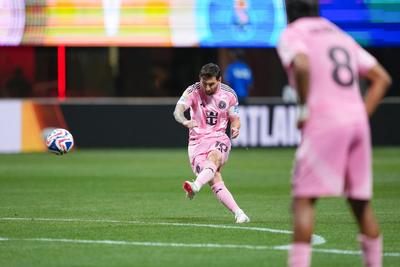 世俱杯：梅西“世界波”助迈阿密逆转波尔图