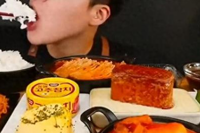 吃活金鱼、死老鼠、喝食用油……这样的吃播如何治理？