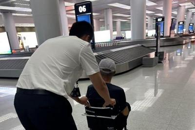 真情守护温暖老人心！青岛航空员工这场“接力”很暖心