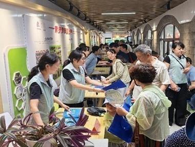 市南区香港中路街道开展“红心向党迎七一 志愿服务践担当”志愿服务大集