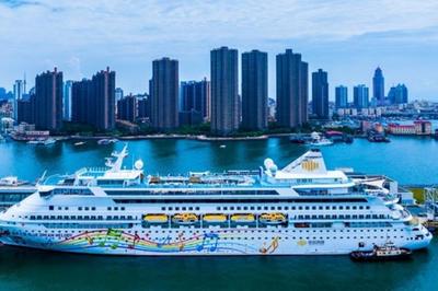 与10家重点旅行社签订协议，青岛邮轮旅游推介走进开封