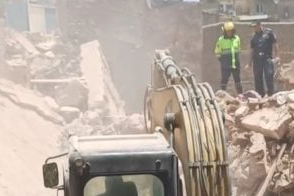 埃及开罗一住宅楼坍塌，造成至少8人死亡