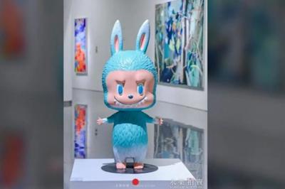 一款薄荷色LABUBU被拍出108万！系“全球唯一一只”