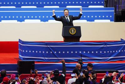 特朗普与马斯克对骂，NASA和五角大楼遭殃？