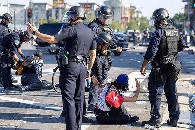 洛杉矶惊现新兵种，两大因素引爆加州“内战”升级