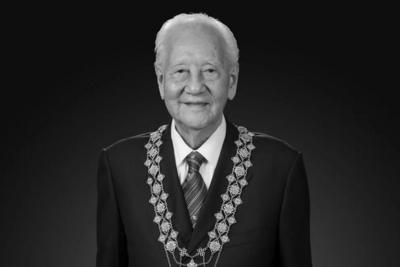 黄旭华院士今日在家乡安葬，墓碑上方三行字令人动容