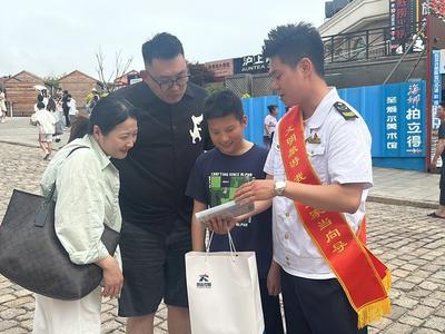 提升公交吸引力，他们这样做！青岛巴士志愿者成城市“新导游”