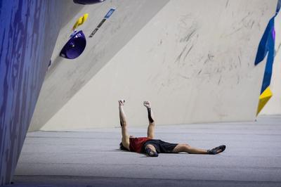 攀岩世界杯伯尔尼站，潘愚非夺冠！