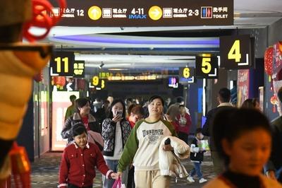 2025暑期档总票房破10亿，这五部电影暂列票房前五名