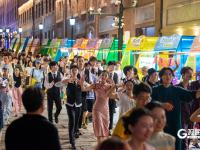 丰富多彩！街头演艺拉开青岛夜幕