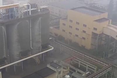 电闪雷鸣，雨水横飞！第一视角感受台风“丹娜丝”的狂暴→