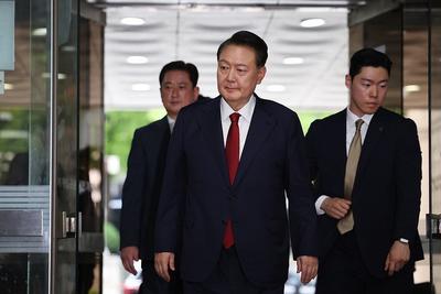 尹锡悦走路都困难？韩特检组称其“健康状况良好”