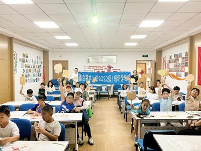 大尧社区开展“匠心传承 编织清凉”非遗竹编扇主题DIY手工活动