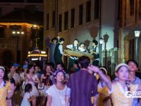 丰富多彩！街头演艺拉开青岛夜幕