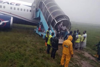 尼日利亚一波音客机降落时冲出跑道，无人员伤亡