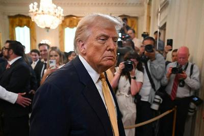 特朗普否认致信爱泼斯坦，称《华尔街日报》刊登“伪造信件”