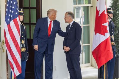 加拿大“屈服”了，欧洲还在坚持，特朗普又抱怨日本不买美国大米