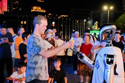 嗨翻全场！“品牌之夜”城阳专场活动震撼亮相
