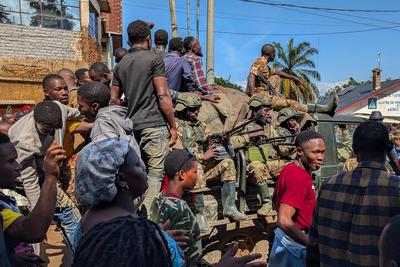 刚果（金）政府与反政府武装“M23运动”就结束冲突签署原则宣言