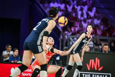 世联赛总决赛中国女排2:3负于波兰队，无缘四强