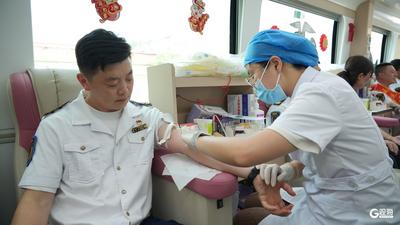 以“一臂之力”传递生命希望！这些热心人无偿献血“为爱续航”